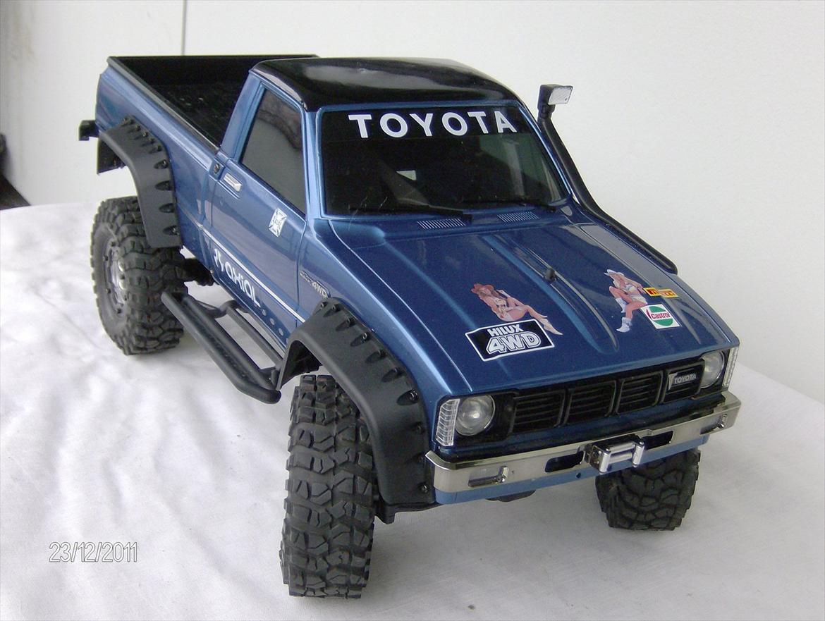 Off-Roader Axial SCX-10 hilux / dingo RTR billede 2