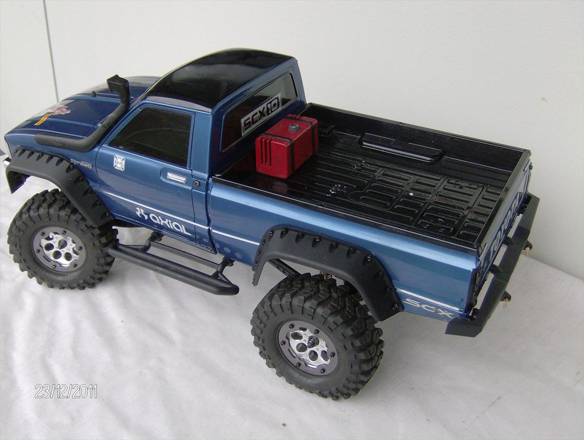 Off-Roader Axial SCX-10 hilux / dingo RTR billede 5