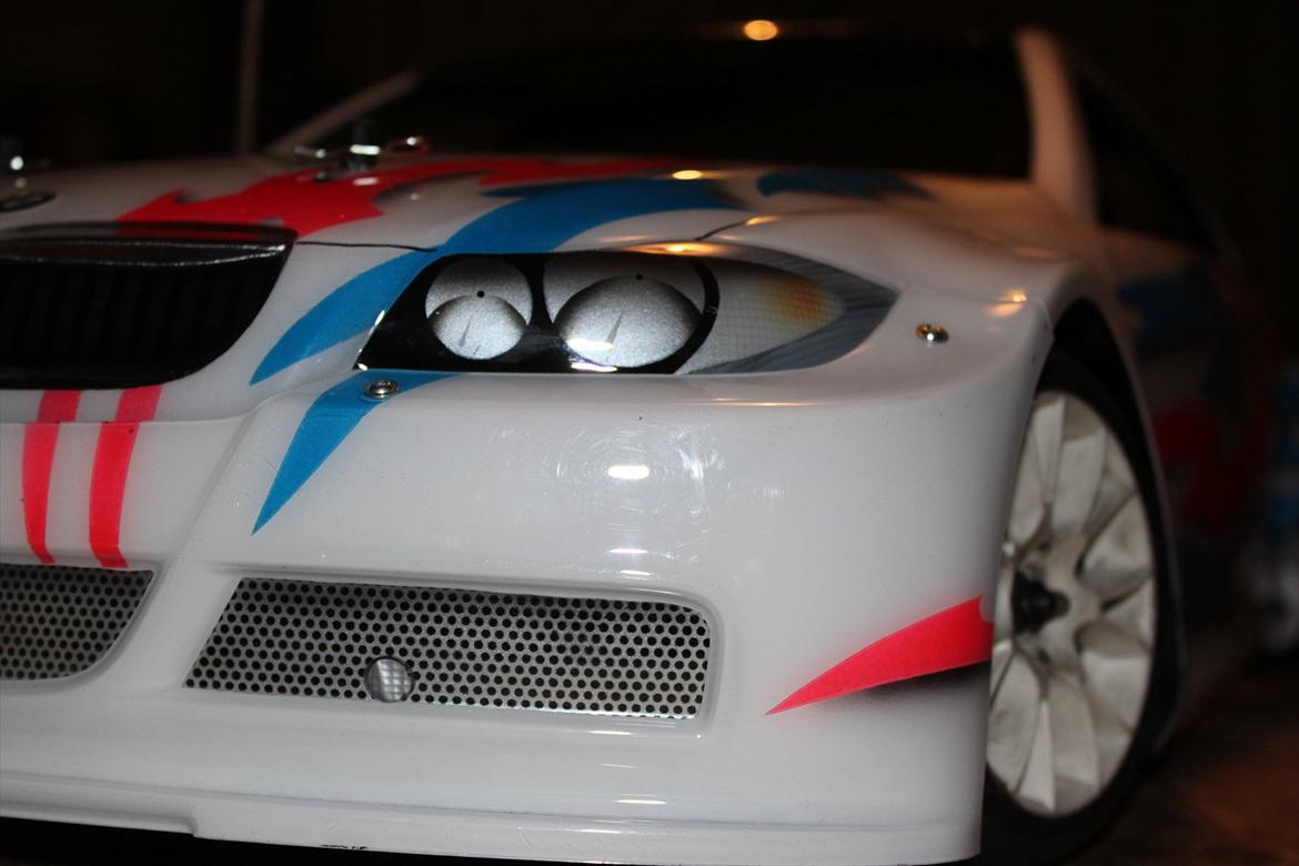 Bil FG  sportsline 08 BMW 320 - BMW 320si frø perspektiv skråt forfra venstre side billede 1