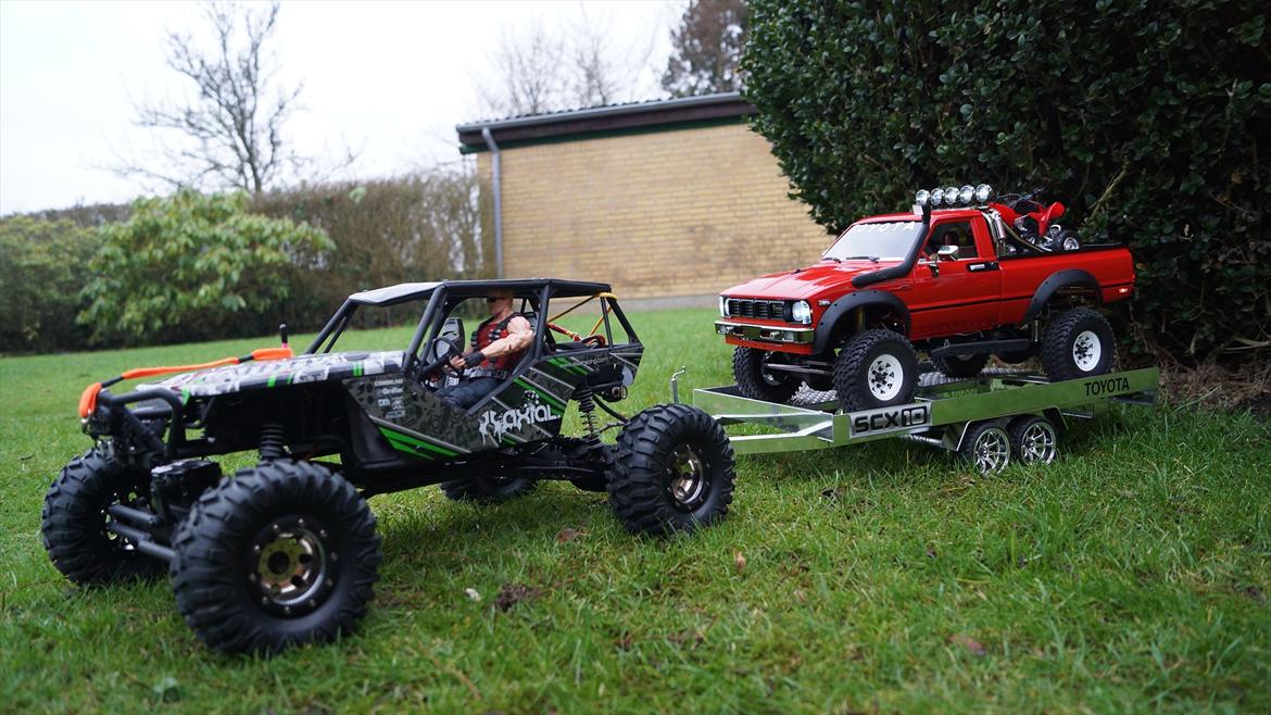 Bil Axial SCX-10 Babe's Hilux truck  billede 17