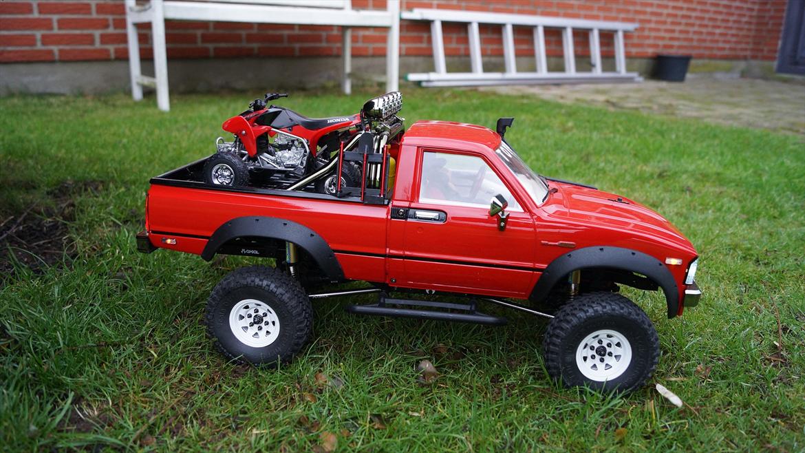 Bil Axial SCX-10 Babe's Hilux truck  billede 3