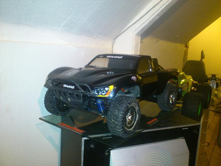 {{currentPhoto.altText}} billede {{currentPhoto.number}}