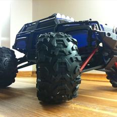 Off-Roader Traxxas Summit VXL 1/16