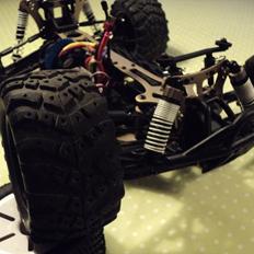 Off-Roader Stealth x09 truggy brushless