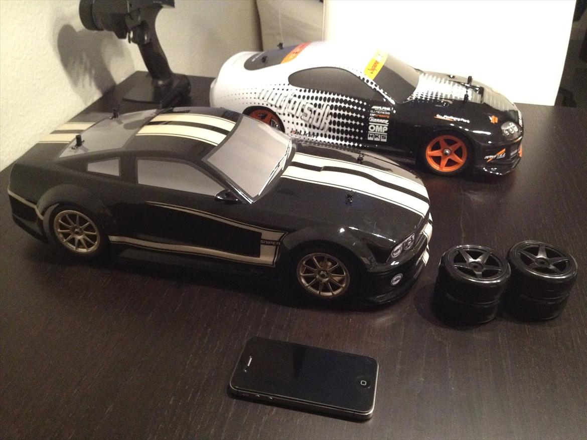 Bil Nanda Sniper RTR - Min sorte Mustang ved siden af min brors Supra! :) billede 2