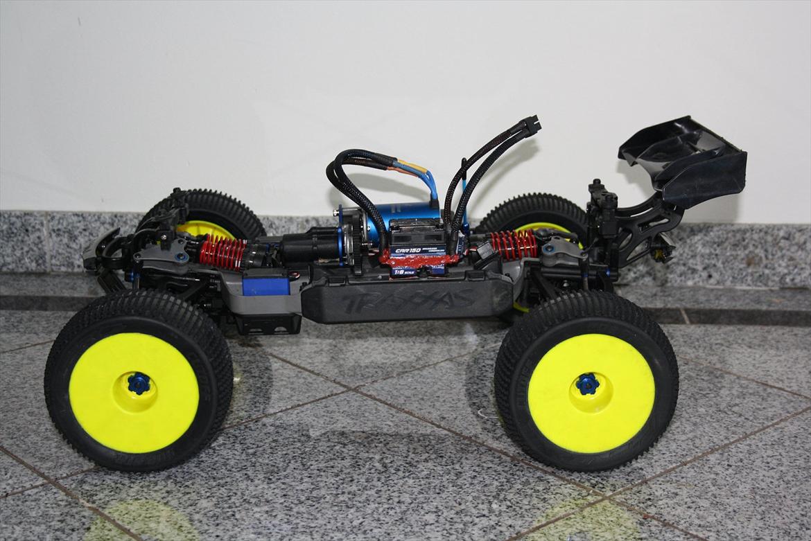 Bil E-Revo billede 2