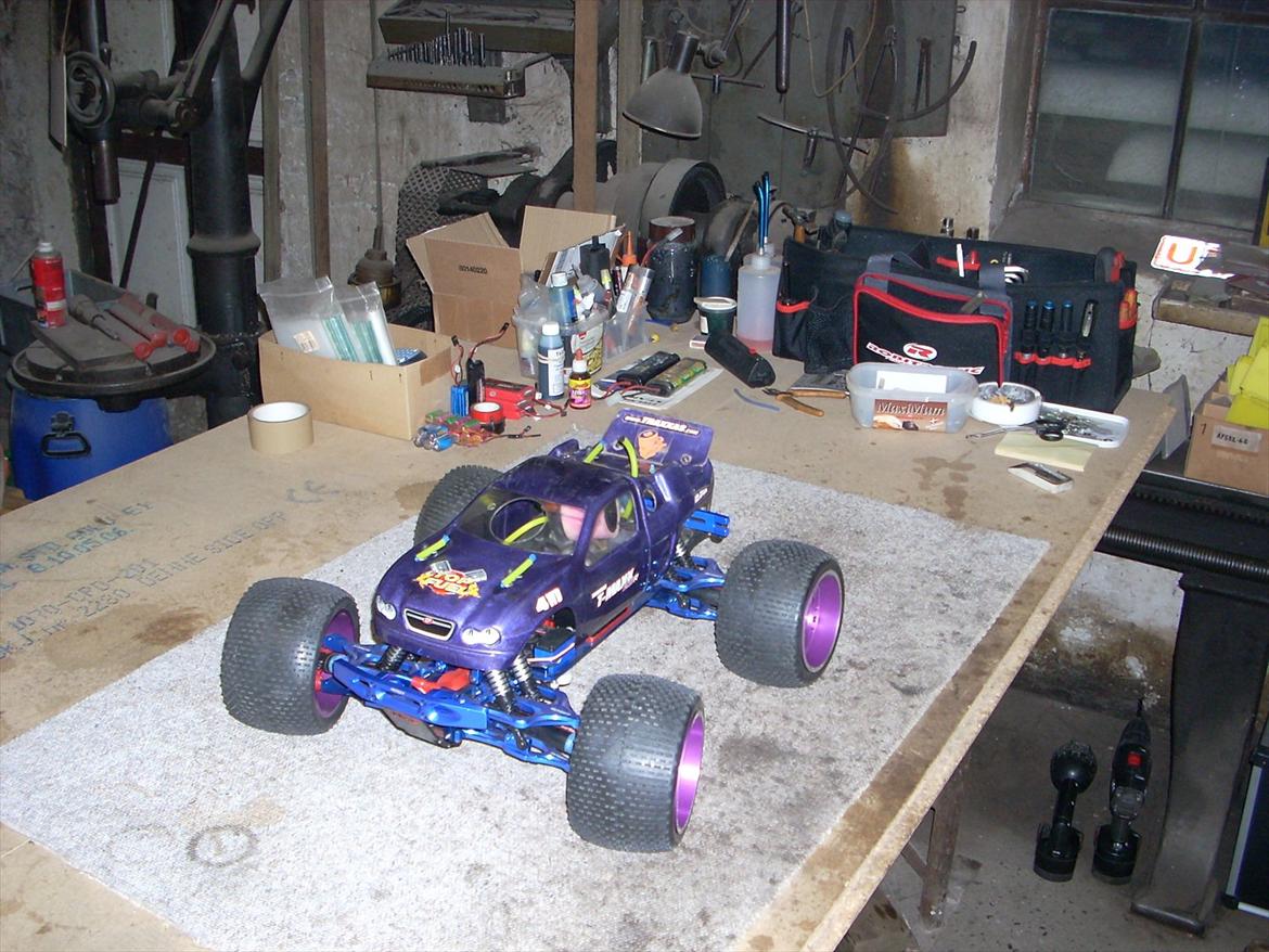 Off-Roader traxxas t-maxx 2,5 billede 4