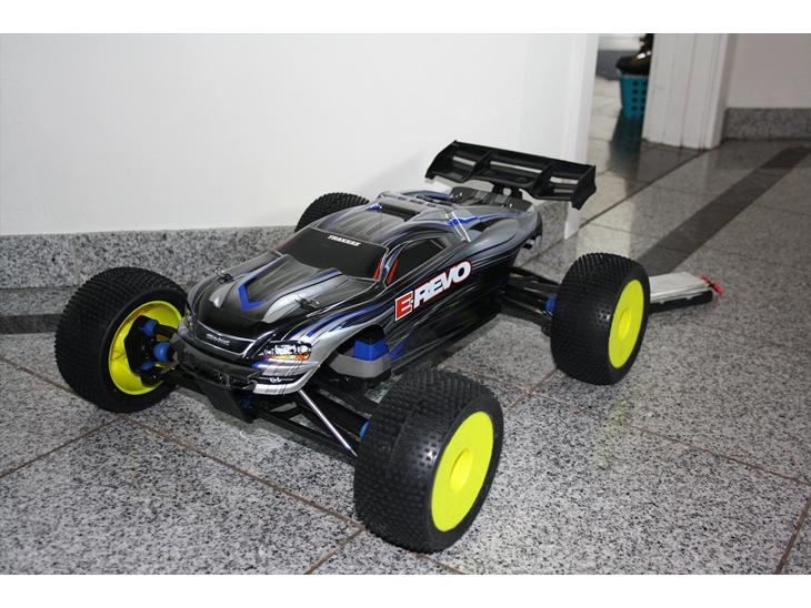 Bil E-Revo billede 1