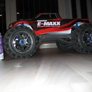 Bil E-MAXX