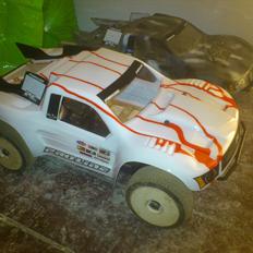 Off-Roader losi 8ight E short course