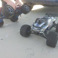 Bil Traxxas E-Revo