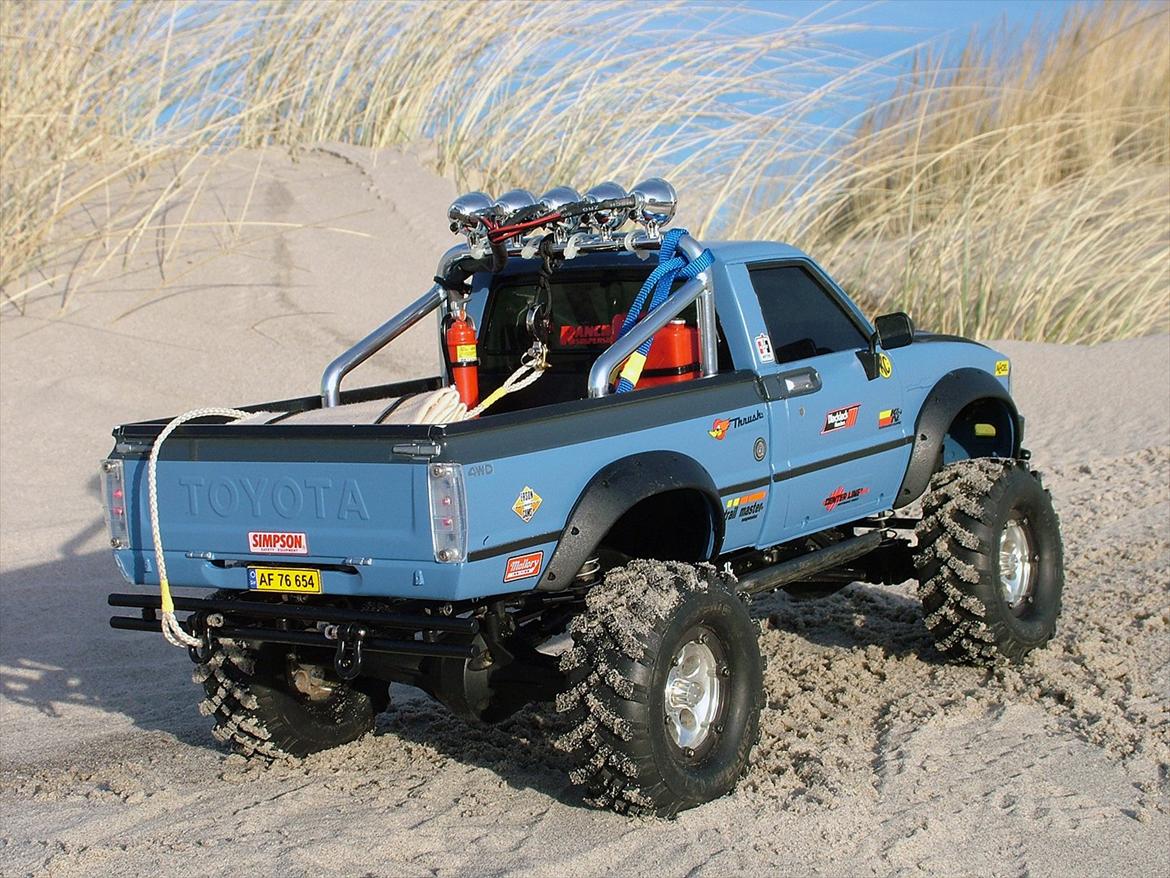 Off-Roader Axial SCX-10 Toyota Hilux billede 13