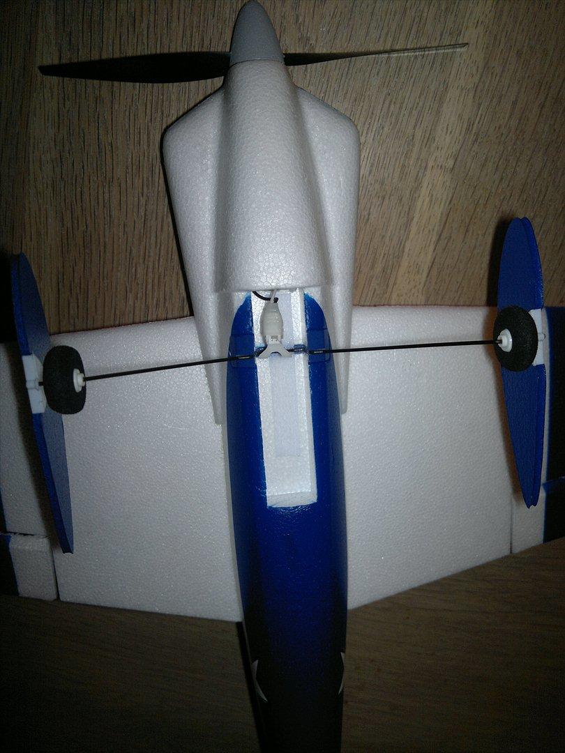 Fly Parkzone Ultra Micro Pole Cat BNF - Fint stik til batt billede 5