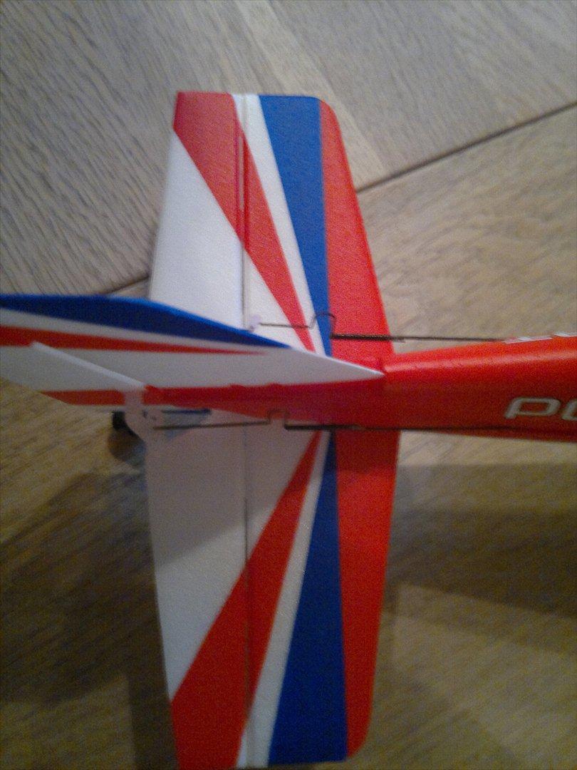 Fly Parkzone Ultra Micro Pole Cat BNF - Højde og hale ror forbindelse billede 13