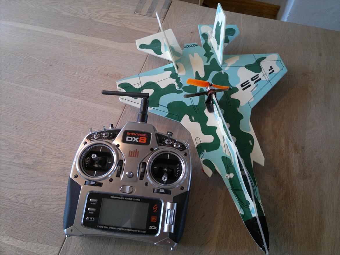 Fly Mini F 35 in-door - Ikke stor når den er ved sender billede 9