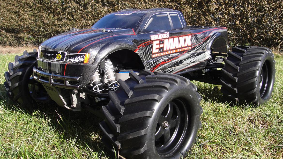 Off-Roader Traxxas E-Maxx Brushless billede 1