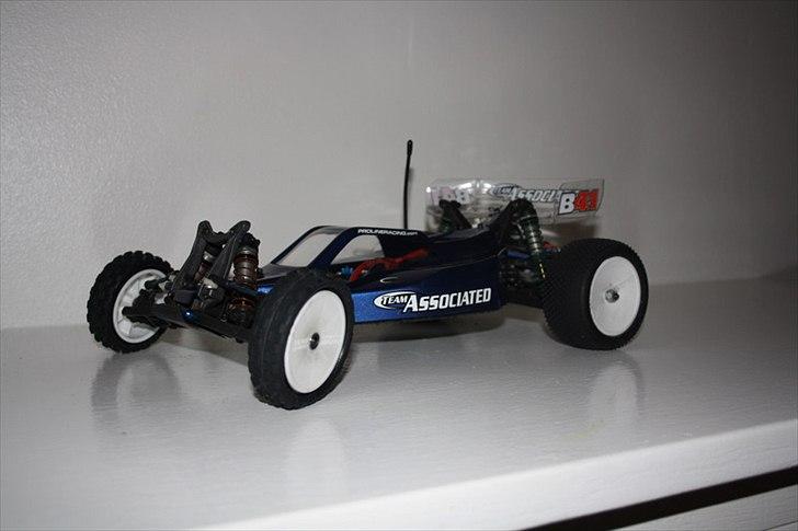 Bil b4.1 Factory Team billede 2