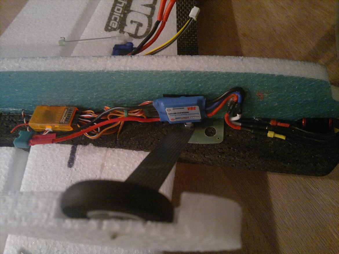 Fly RS 352  EPP MODEL FOR EXTREME AND 3D AEROBATICS - RC udstyr reg og modtager billede 3