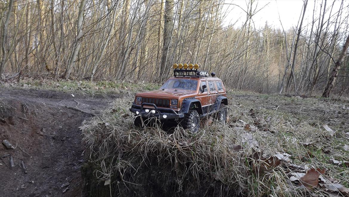 Off-Roader Jeep Cherokee - Axial SCX-10 billede 17