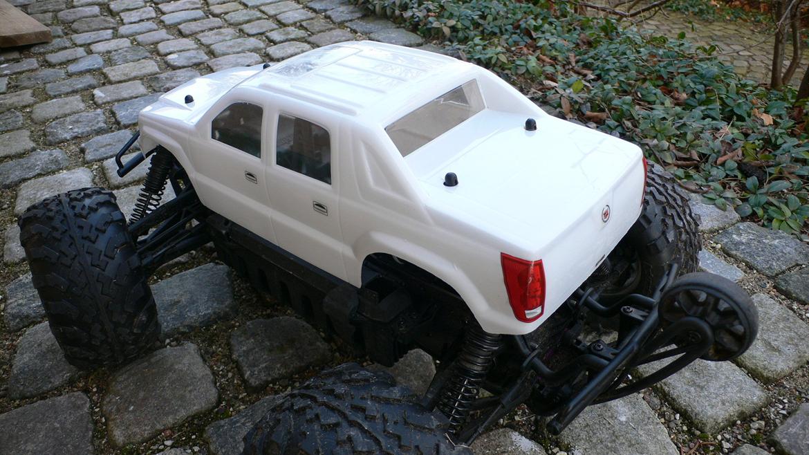 Truck HPI Savage Flux mamba 2200kv - Proline Cadillac escalade 

29/2 2012 billede 11