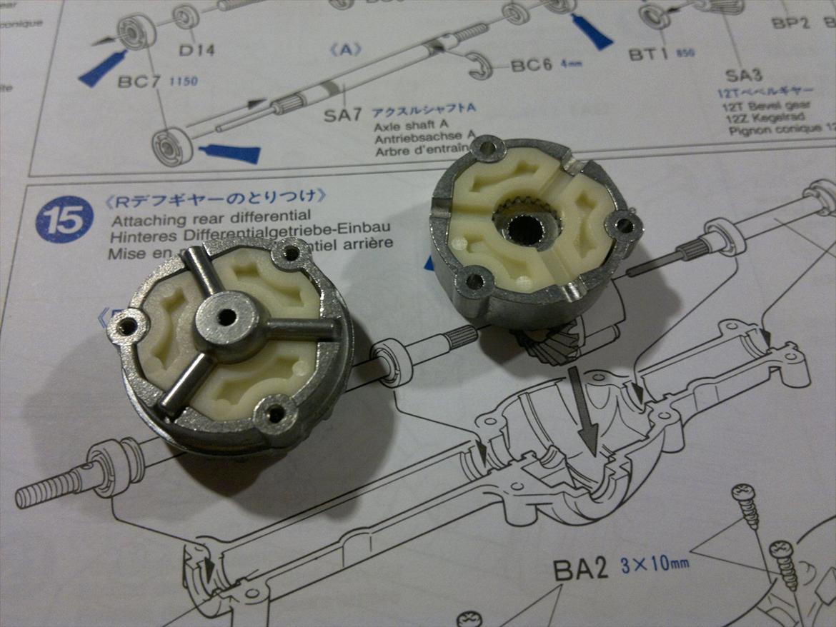 Bil Mitsubishi Pajero - Tamiya CC-01 - Bagerste diff låst med de medfølgende plast"skiver" billede 16