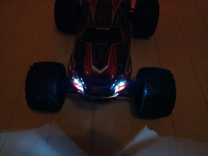 Bil E-Revo billede 10