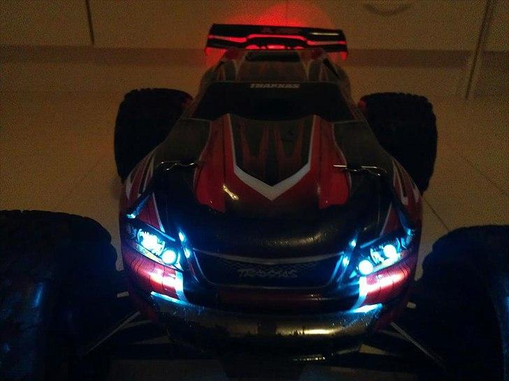 Bil E-Revo billede 11