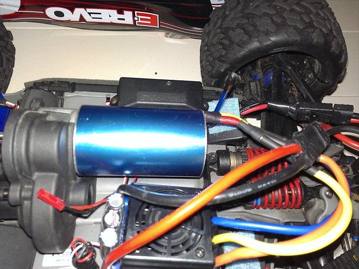 Bil E-Revo billede 14