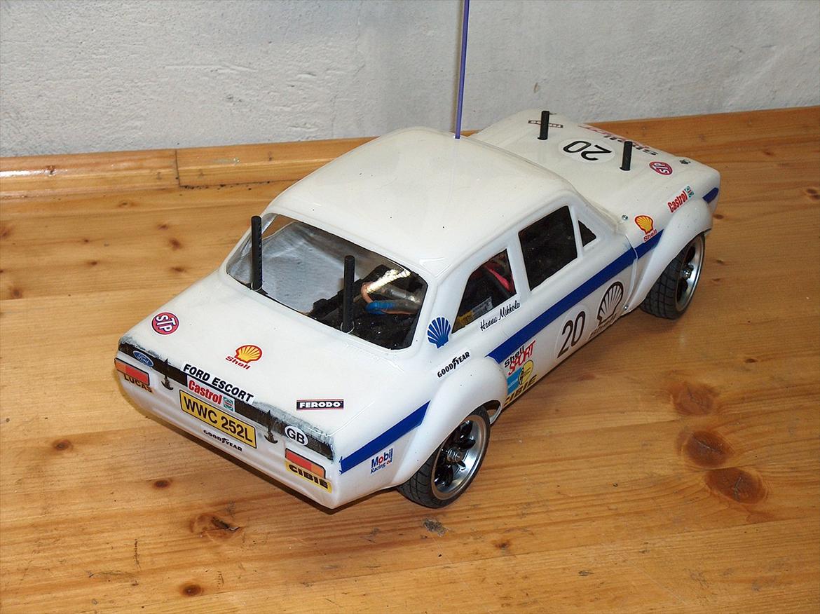 Bil Ford Escort Mexico Mk.I (Solgt) - Så lærte jeg da at Pactra og Ultimate Color ikke kan bruges sammen. Øv. billede 2