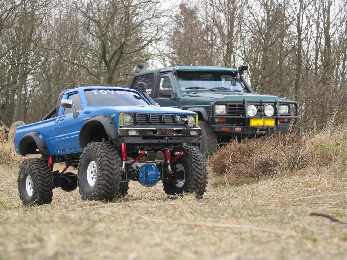 Off-Roader Tamiya Hilux - patrolen i baggrunden :) billede 9