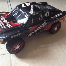 Off-Roader Traxxas Slash 4x4 Brushless