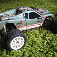 Truck Team Asso RC18T "Speeder"
