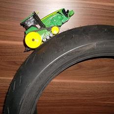 Maskiner john deer 8430t fra siku