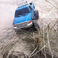 Off-Roader Axial scx-10 Ford F-350