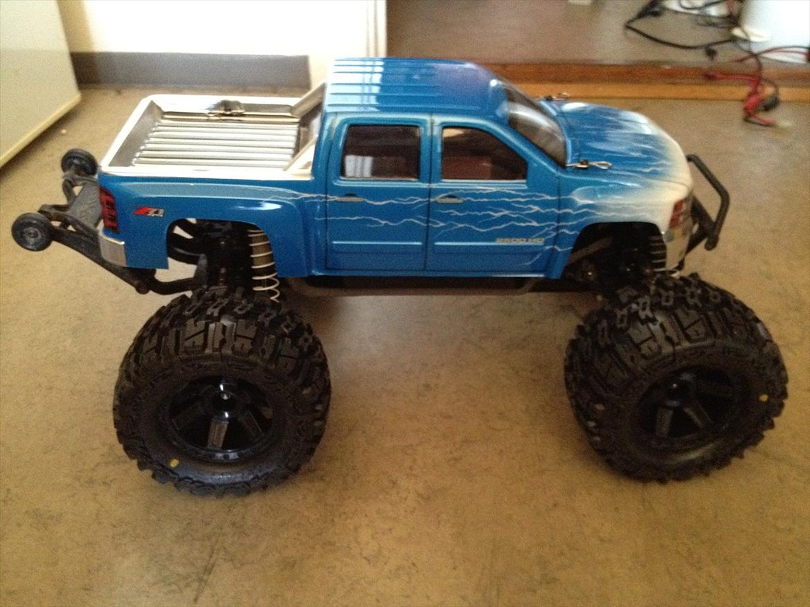 Off-Roader Traxxas Stampede 4X4 VXL - Nyt Karosseri og nye sko. billede 3