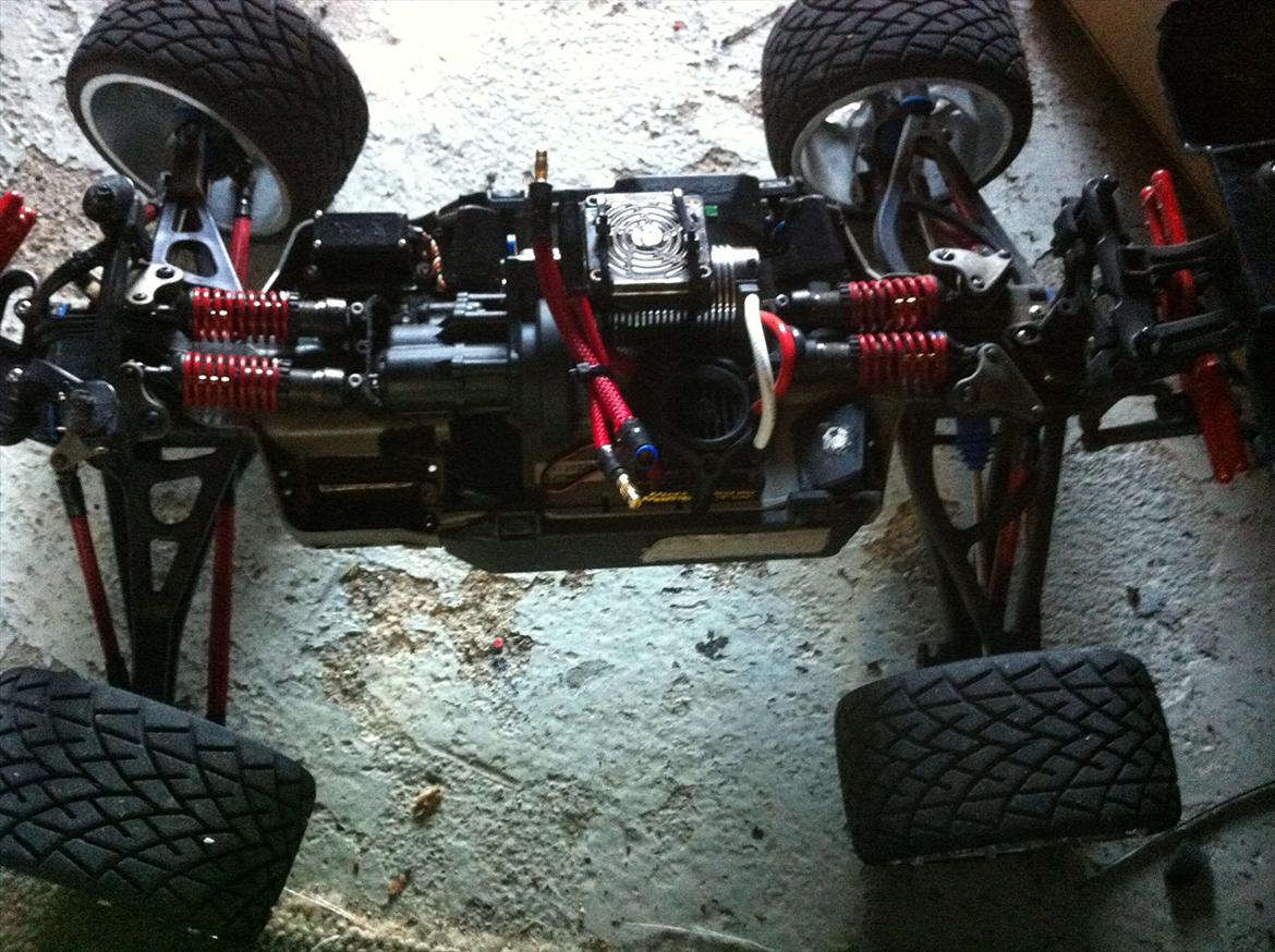 Bil Traxxas E-revo 1:8 brushless (Solgt) billede 18