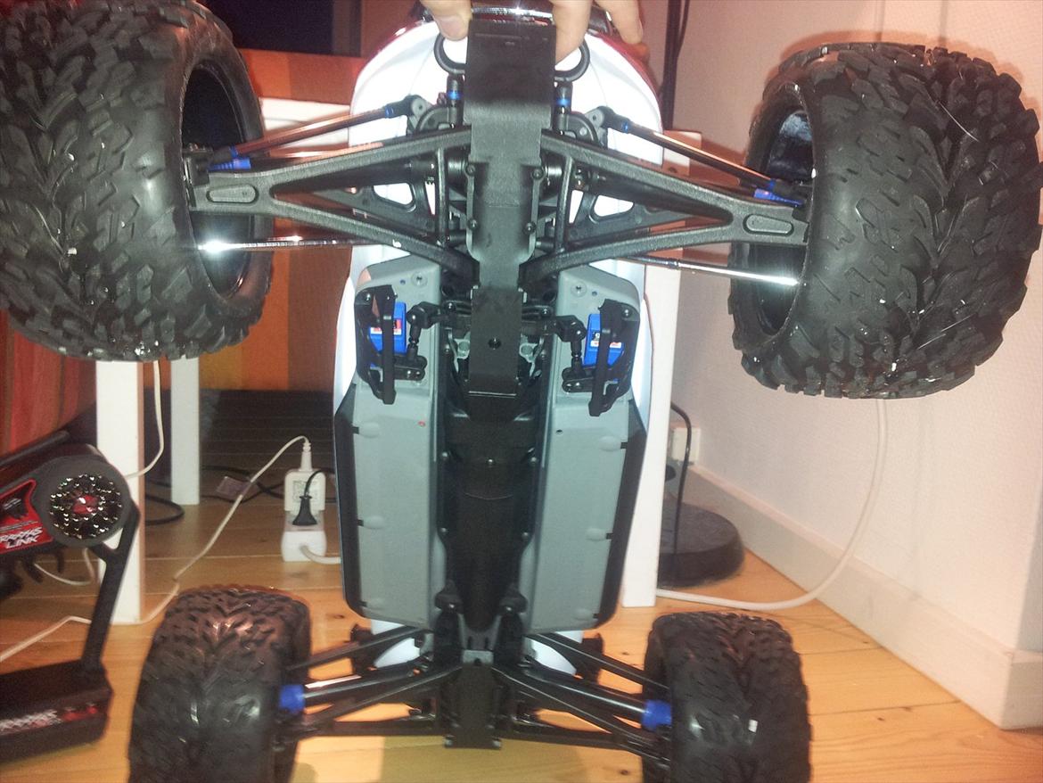 Off-Roader Traxxas E-REVO SOLGT billede 13