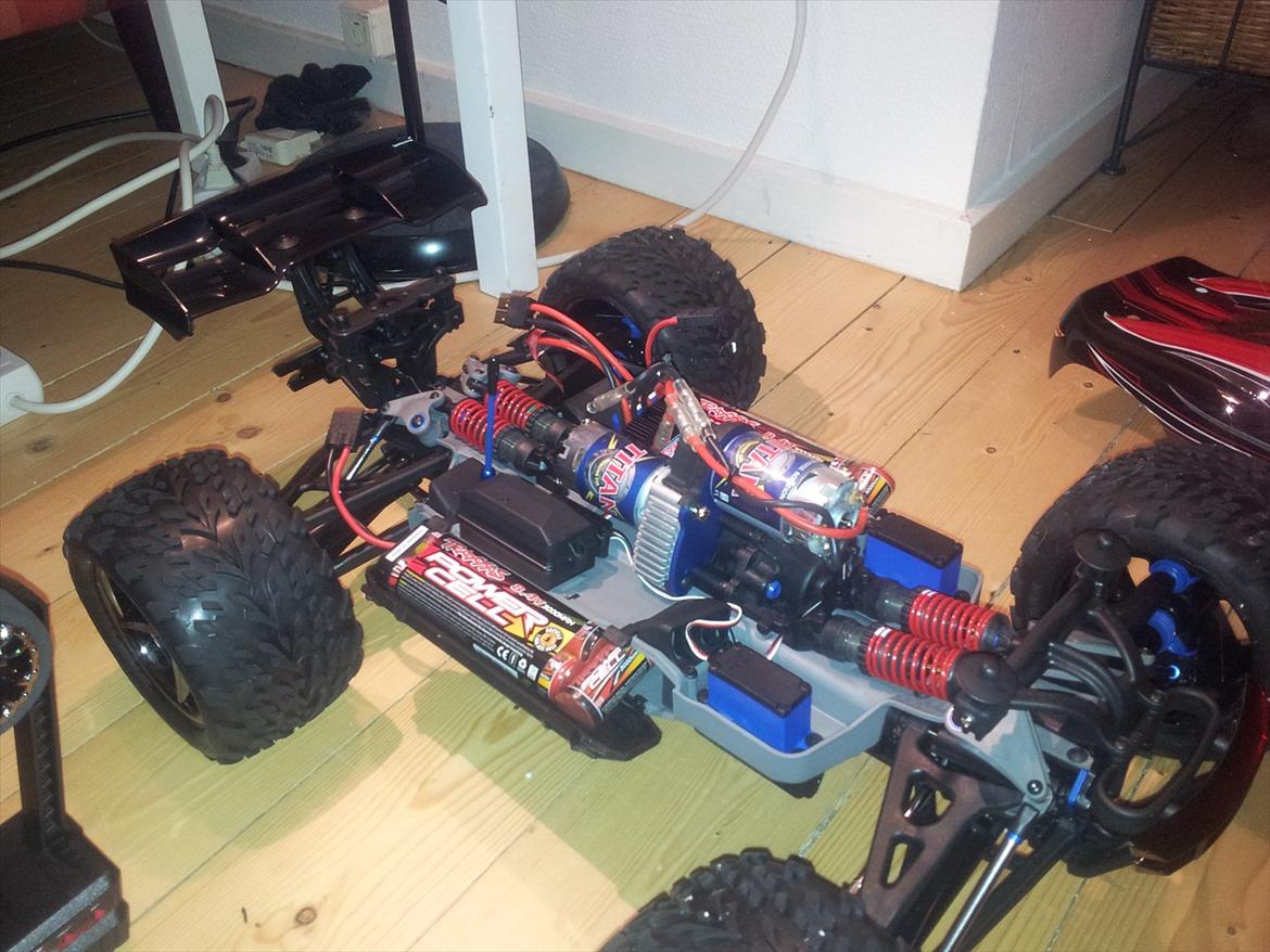 Off-Roader Traxxas E-REVO SOLGT billede 20