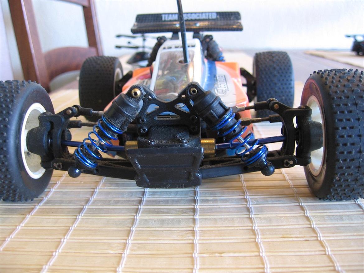 Buggy Team Asso RC18B Standard billede 3