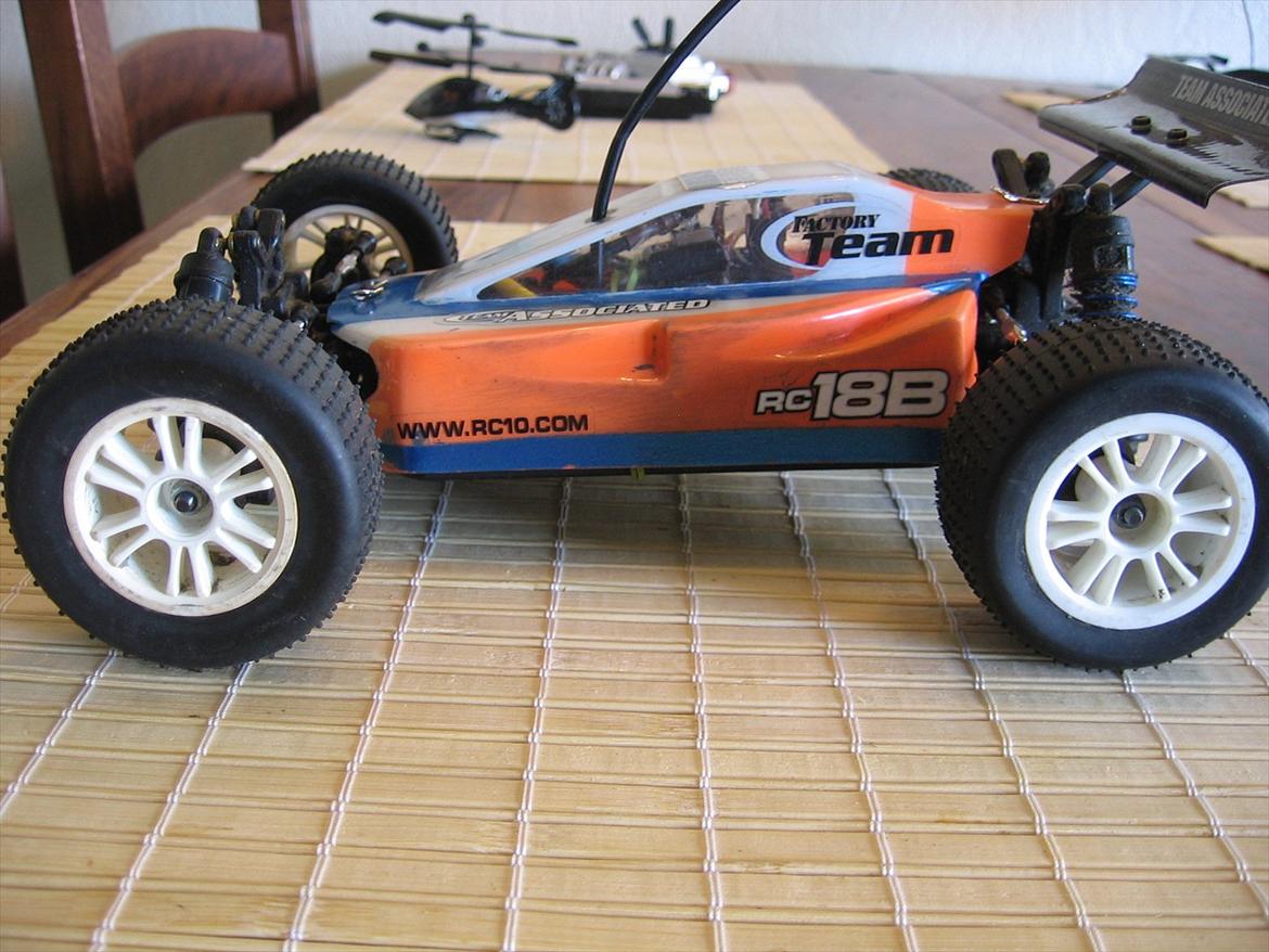 Buggy Team Asso RC18B Standard billede 4