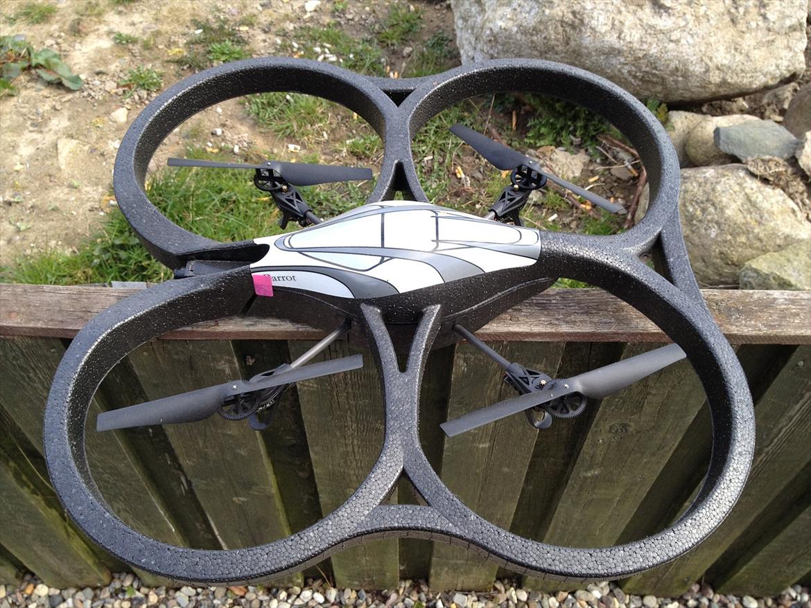 Helikopter AR-Drone billede 1