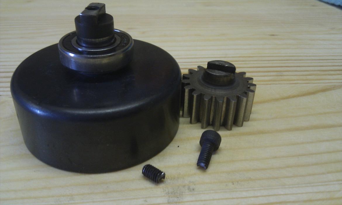 Bil HPI Baja 5b v2 - skrue til holde tandhjul til koblingsskålen knækkede.. :-( Men billigt at lave.. billede 16