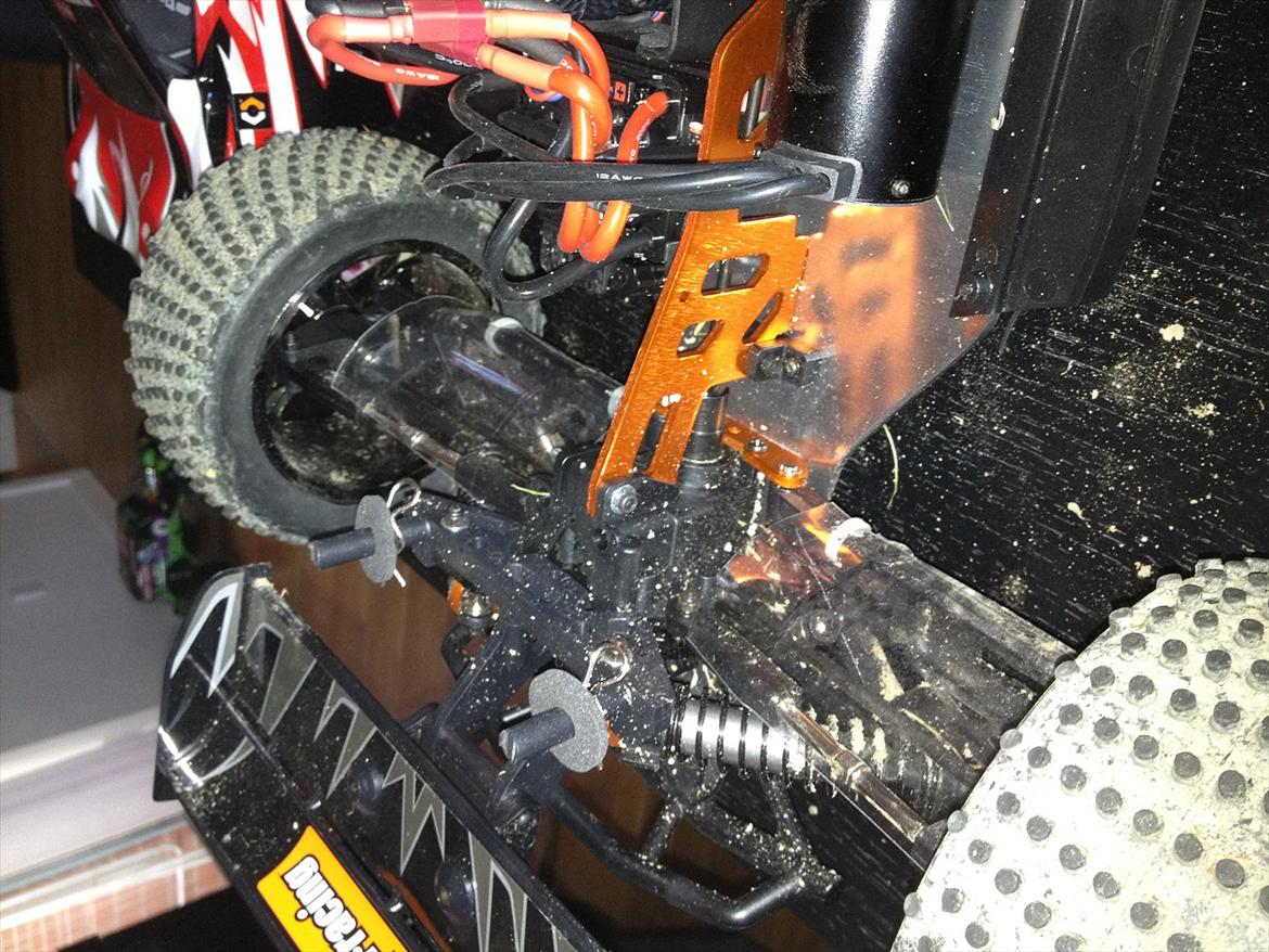 Buggy HPI Trophy Truggy Flux - Mine første mudflaps. de er så blevet udskiftet med hårdere plast. billede 7