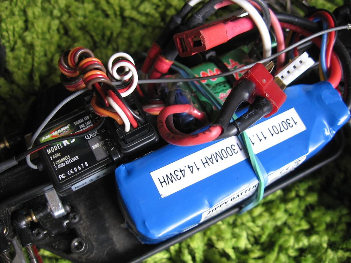 Truck Team Asso RC18T "Speeder" billede 9