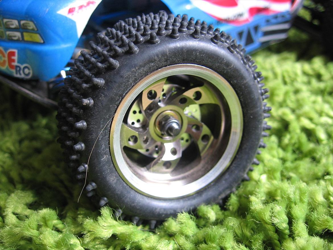 Truck Team Asso RC18T billede 12