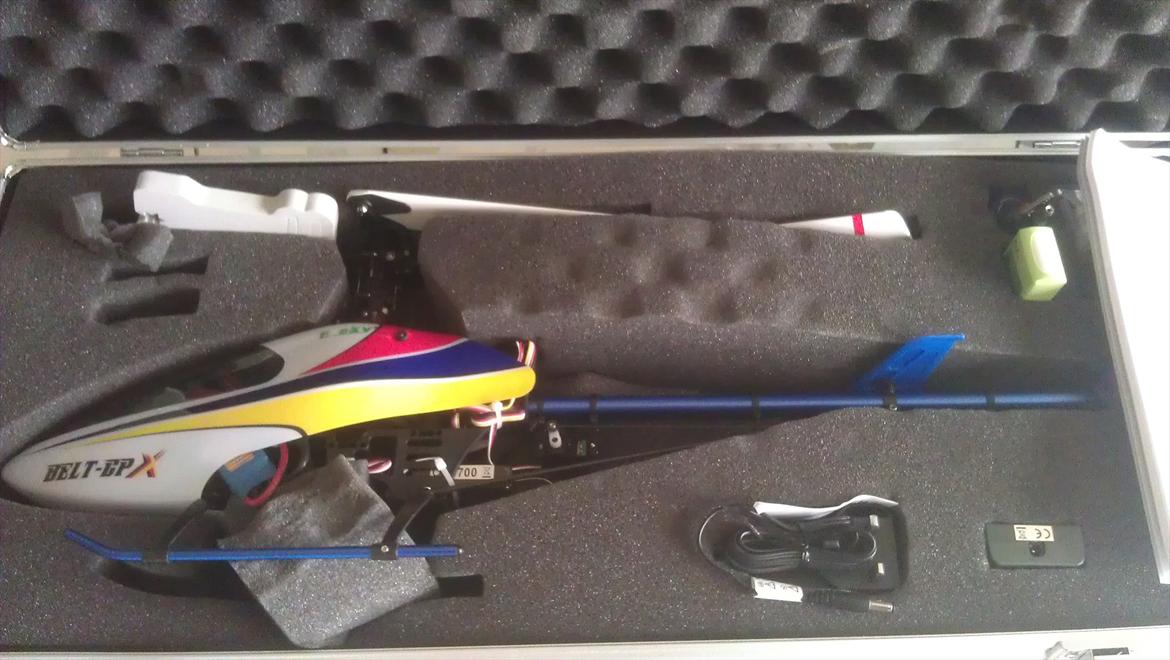 Helikopter belt cp x - nydeligt syn havde et ret bredt smil da jeg hev kufferten op af papkassen og åbnede den billede 6