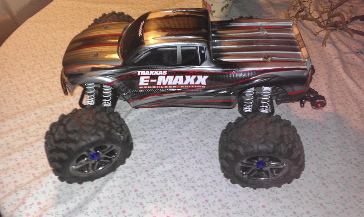Bil Traxxas E-maxx Bl billede 1