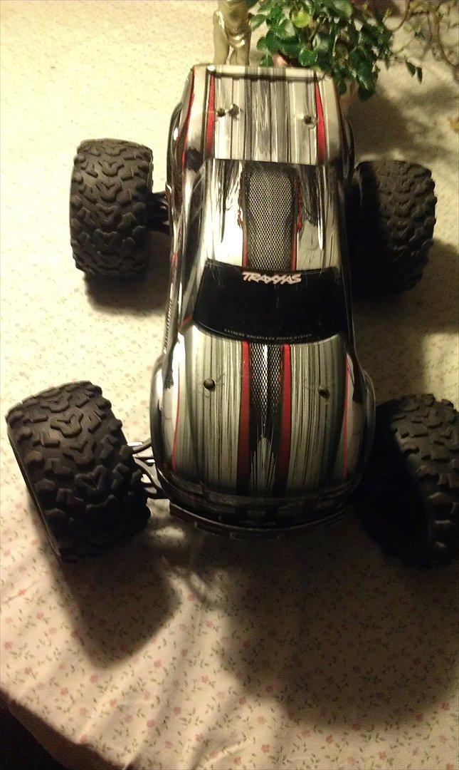 Bil Traxxas E-maxx Bl billede 2
