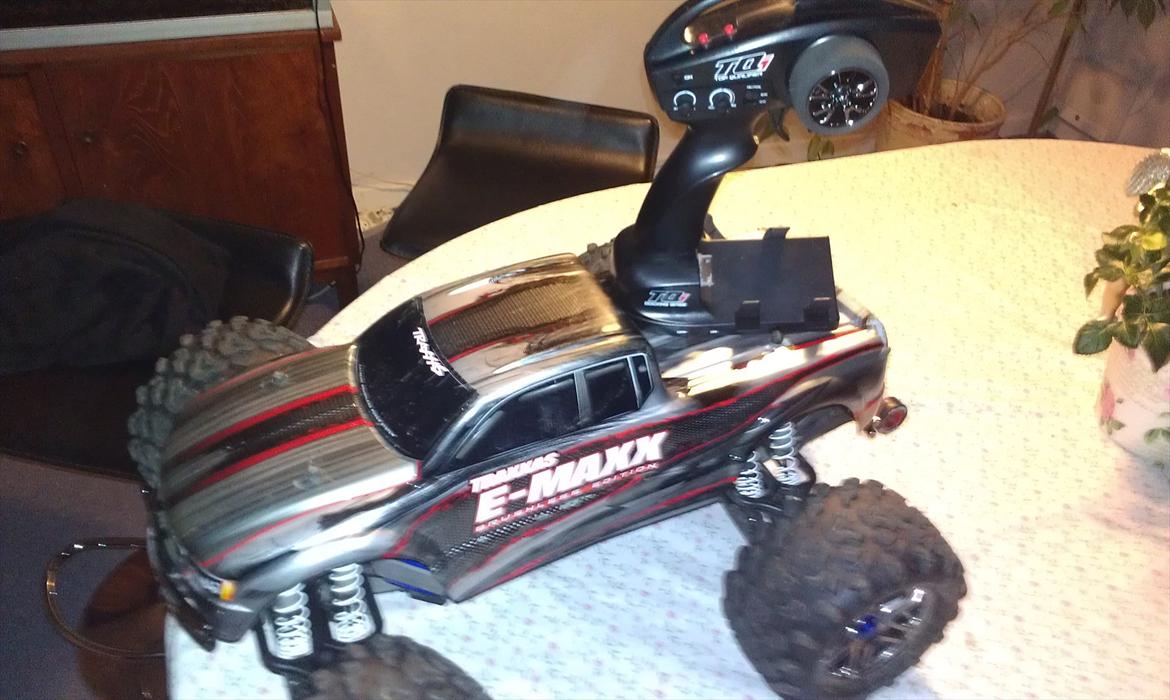 Bil Traxxas E-maxx Bl - den nye controler, til Iphone
med Telementry billede 6