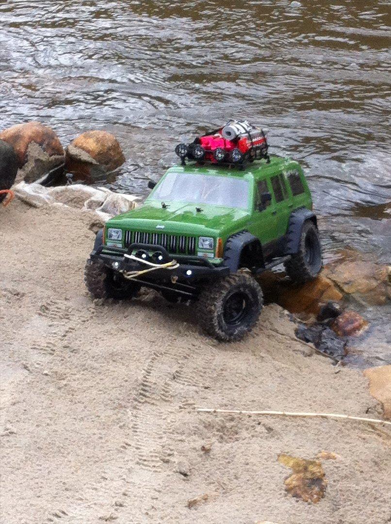 Off-Roader Axial scx-10 Jeep Cherokee billede 1